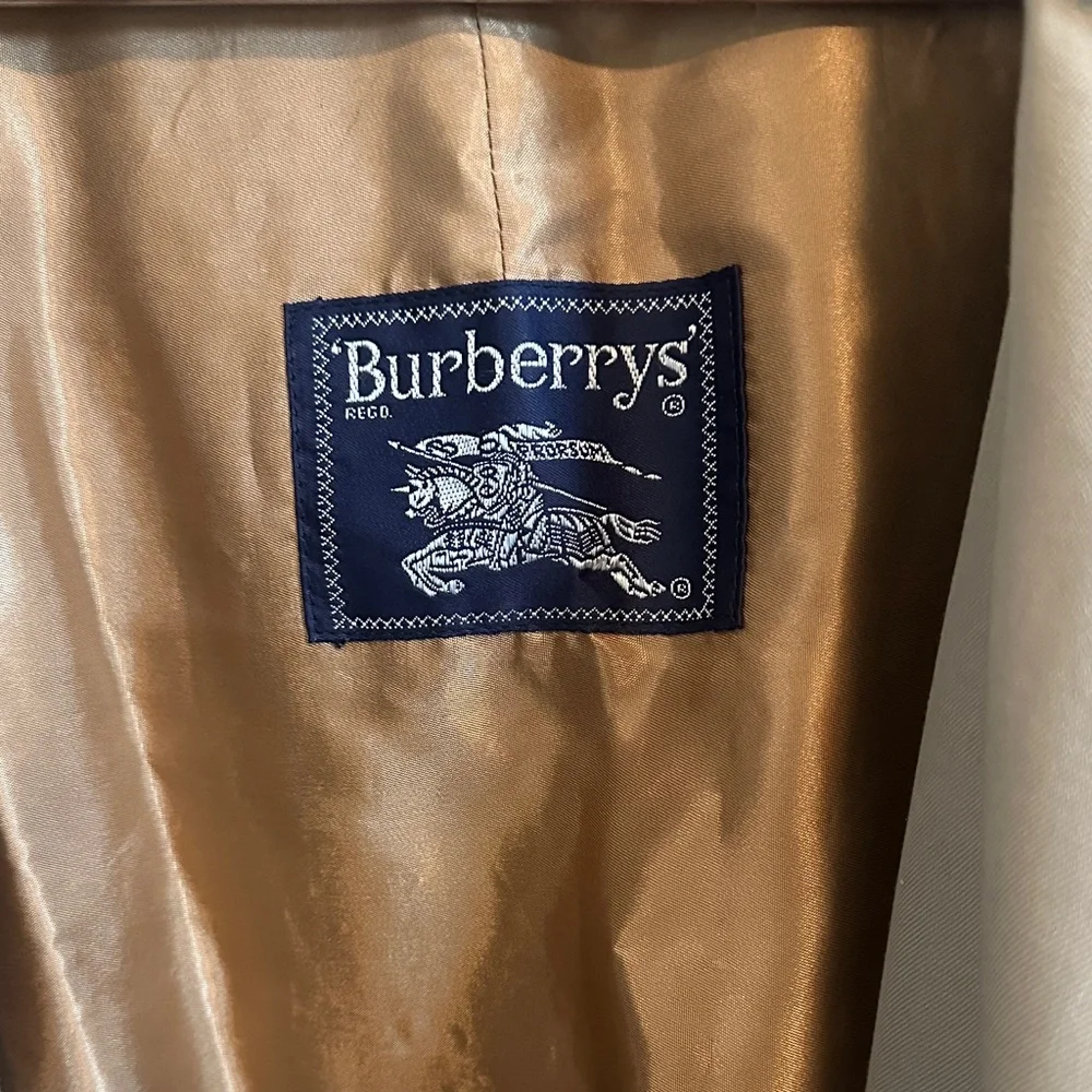 Burberrys Honey Trench Coat EUC - Picture 2 of 15